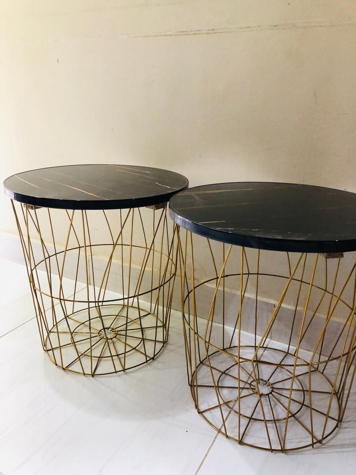 Round Coffee Table with Storage Basket